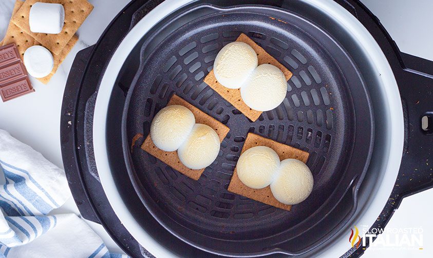 toasted marshmallows on graham crackers in air fryer