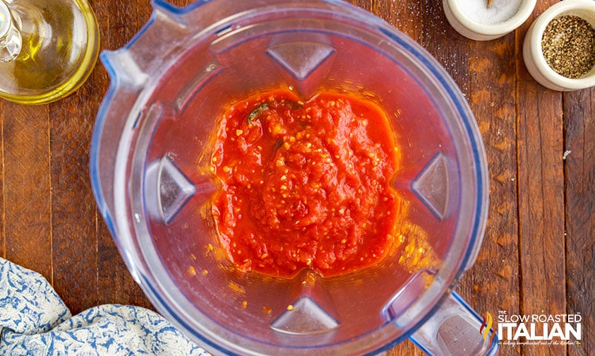 overhead: pomodoro sauce in blender