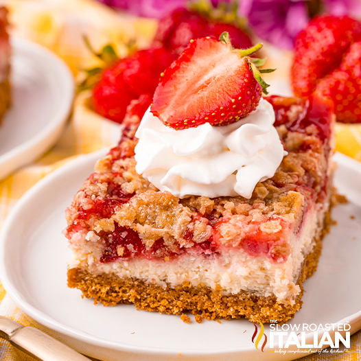 strawberry cheesecake bars - square