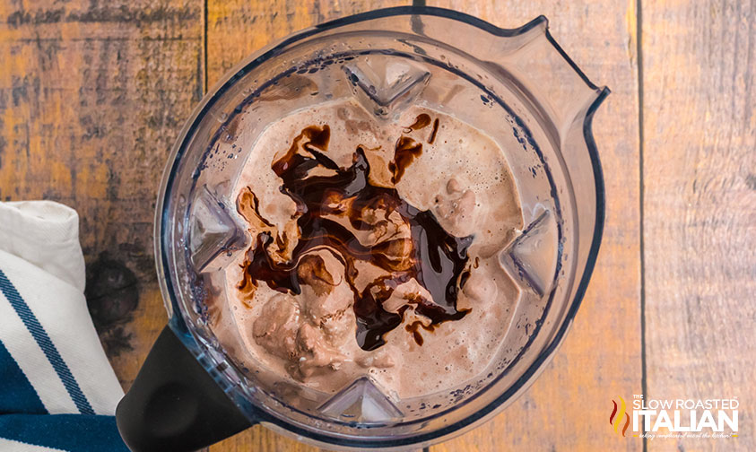 blended mudslide ingredients in blender