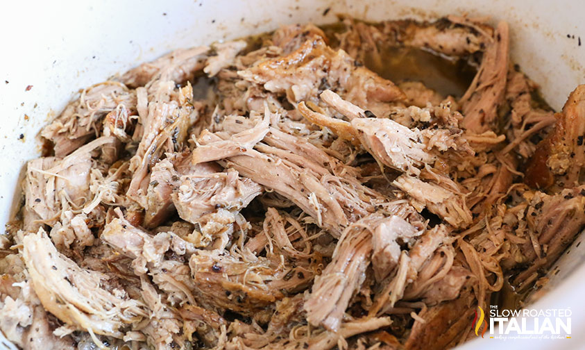 shredded pork in slow cooker