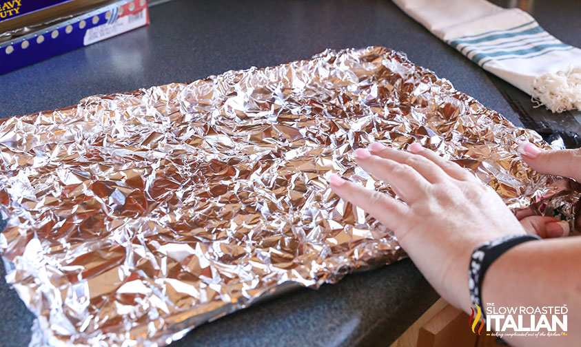 Can Aluminum Foil Go In The Oven?