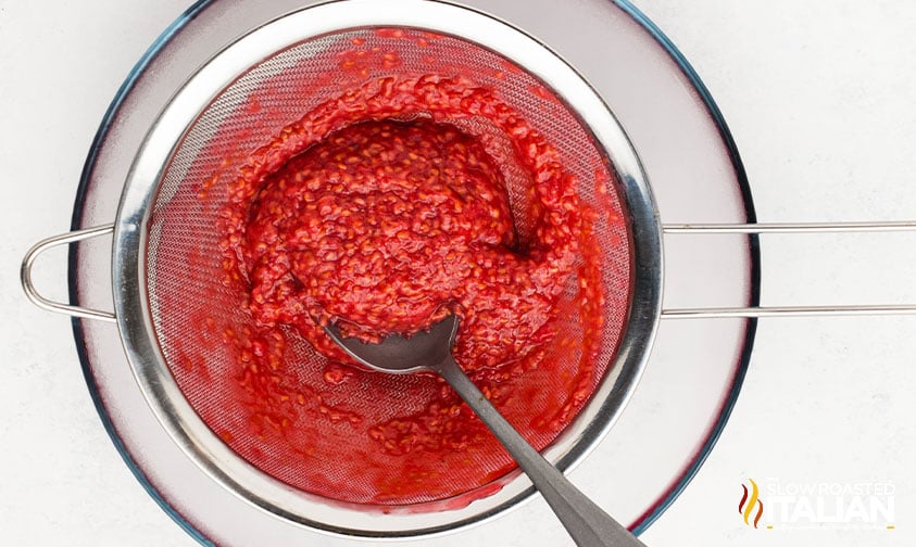 making raspberry sauce