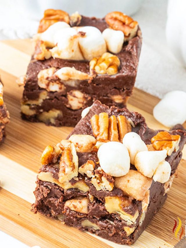 cropped-Best-Rocky-Road-Fudge-Recipe-21-WIDE.jpg