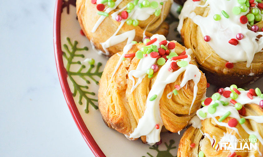 easy cruffins on a holiday plate