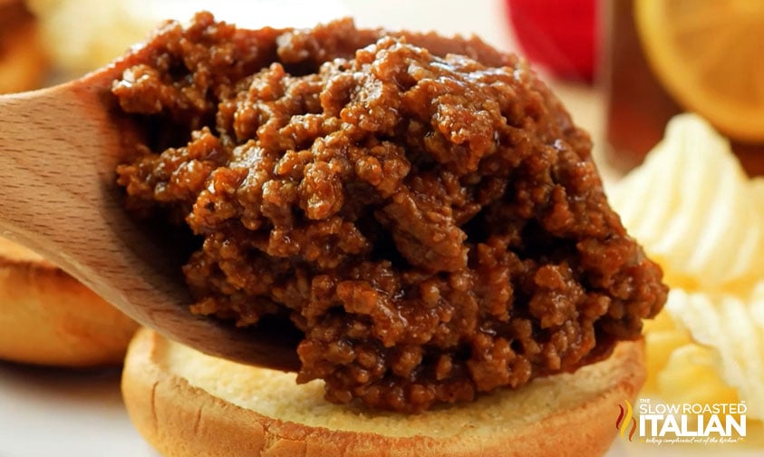 closeup of easy sloppy joe on a bun