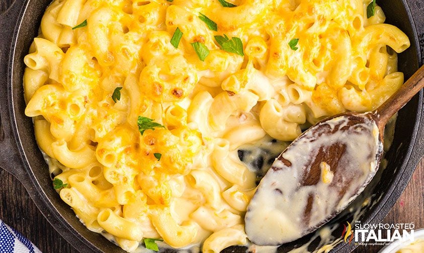 broiled mac and cheese in cast iron skillet