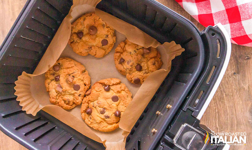 air fried chocolate chip cookies