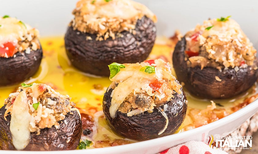 olive garden stuffed mushrooms on a plate