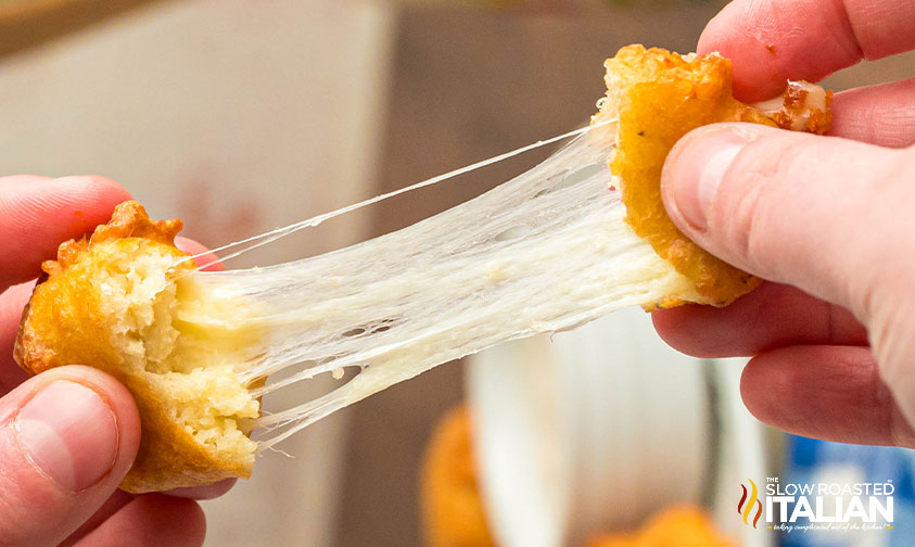 gooey cheese pull from applebee's crispy cheese bites