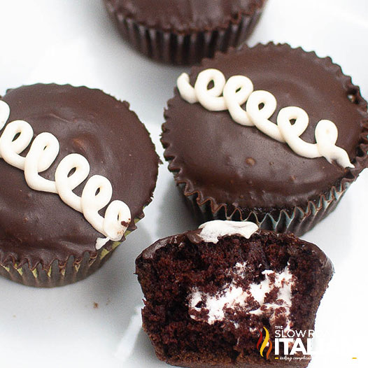 Copycat Hostess Cupcakes-image