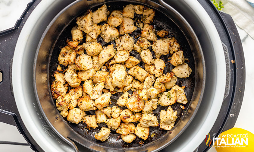 lemon garlic air fryer chicken bites