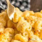 closeup of tgi fridays mac and cheese