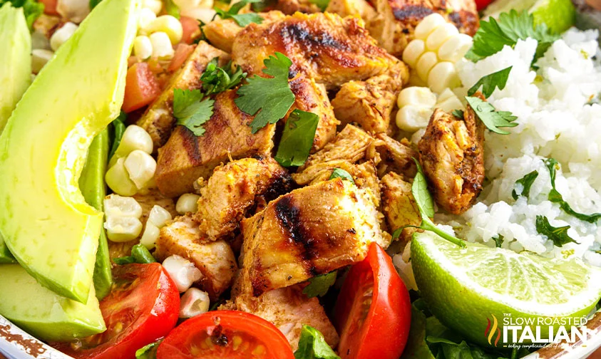 close up: copycat rice bowl with chipotle chicken