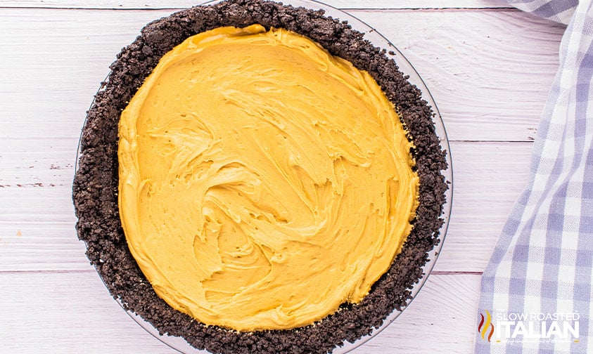 overhead: oreo chocolate peanut butter pie filling in crust