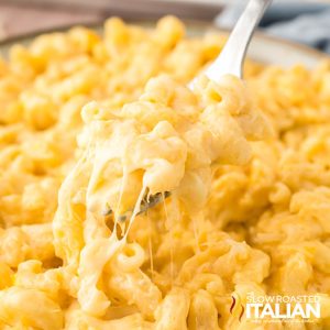 closeup of sheet pan mac and cheese