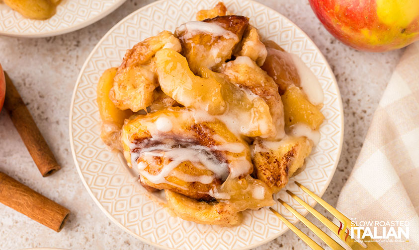 plate of crockpot apple cinnamon rolls