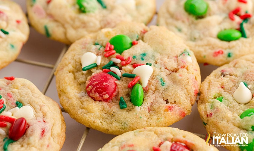 baked christmas cookies