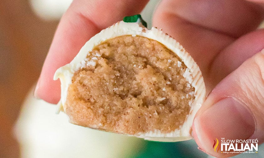 closeup of sliced snickerdoodle truffle