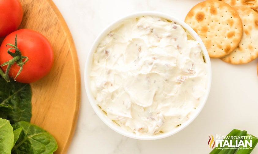 bowl of BLT dip with crackers