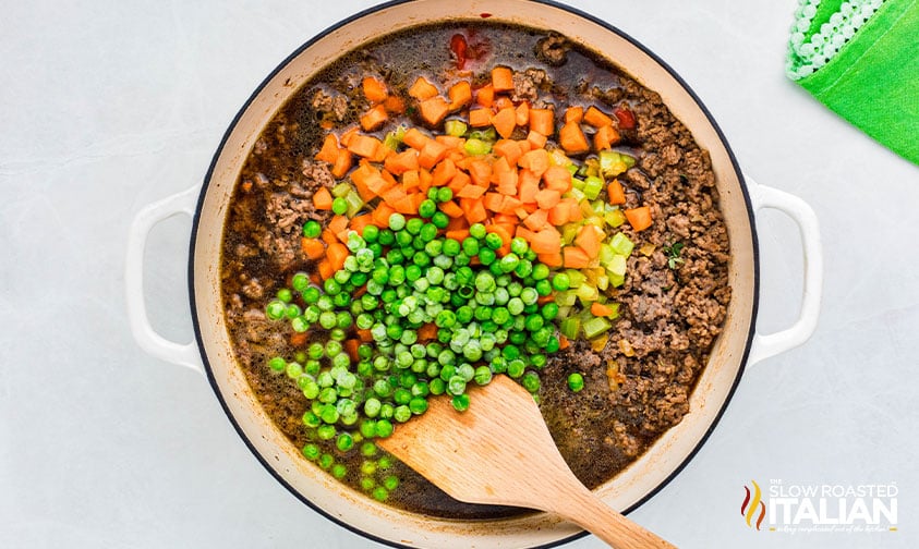 adding frozen peas to guinness shepherd's pie