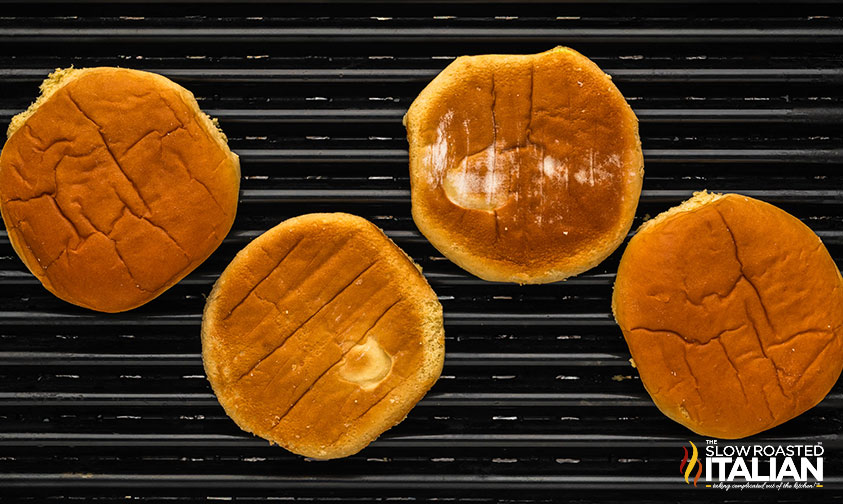 toasting buns for pepper jack burger
