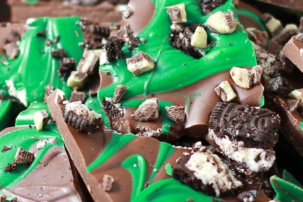 closeup of chocolate mint oreo candy bark
